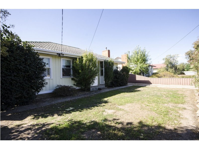 24 MARK STREET, Wodonga VIC 3690