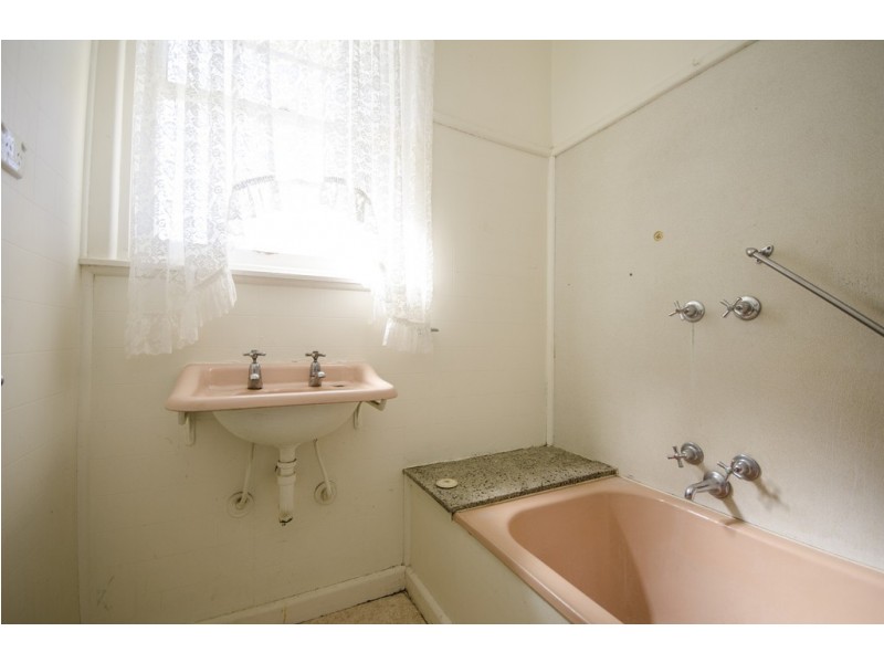 24 MARK STREET, Wodonga VIC 3690