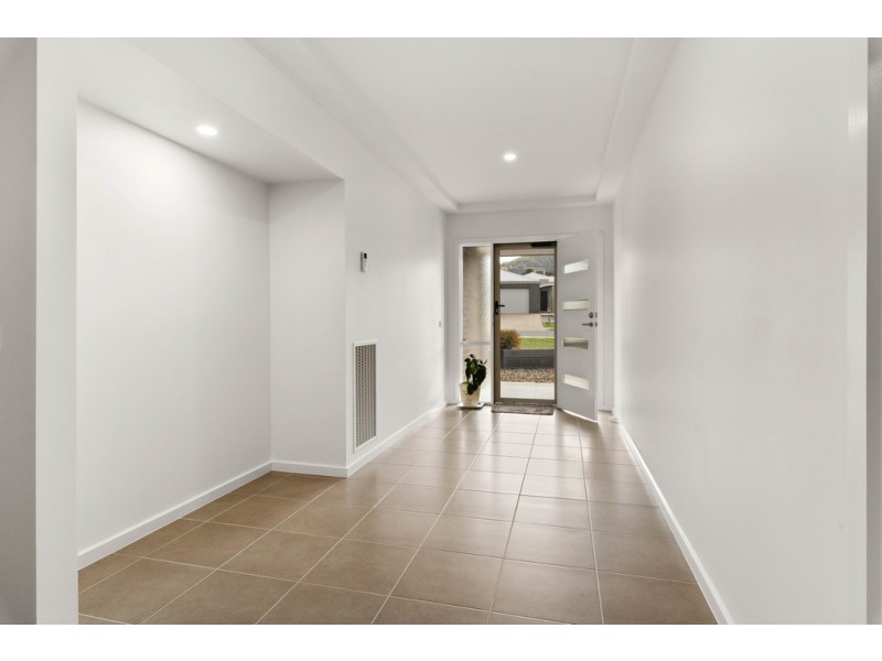 207 Kaitlers Road, Lavington NSW 2641