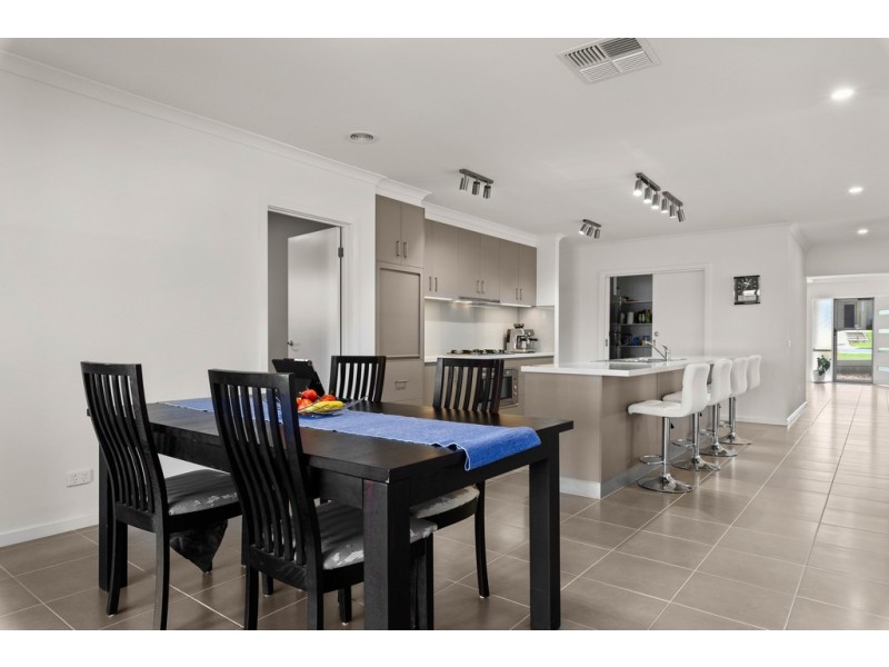 207 Kaitlers Road, Lavington NSW 2641