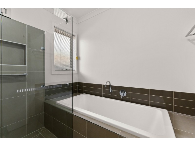 207 Kaitlers Road, Lavington NSW 2641