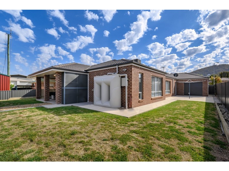 207 Kaitlers Road, Lavington NSW 2641