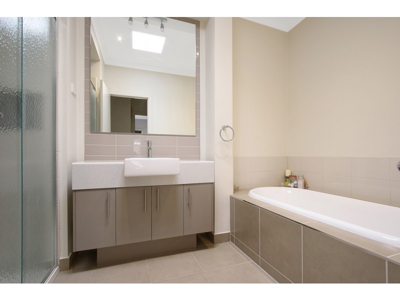 65 Victoria Cross Parade, Wodonga VIC 3690