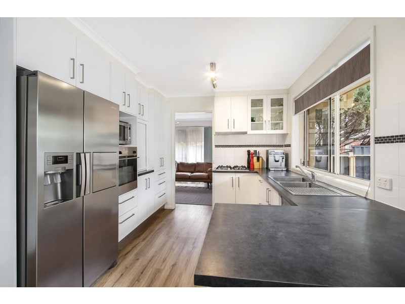 24 Lacebark Court, Thurgoona NSW 2640