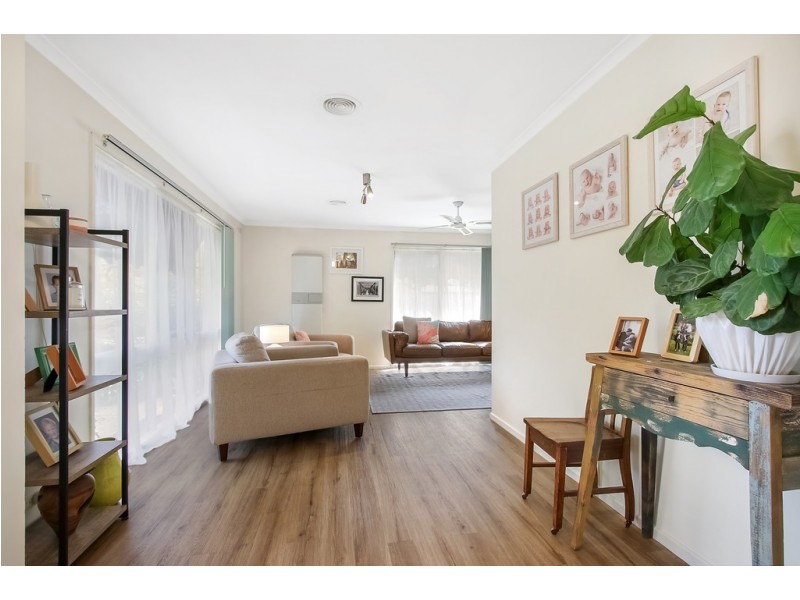 24 Lacebark Court, Thurgoona NSW 2640