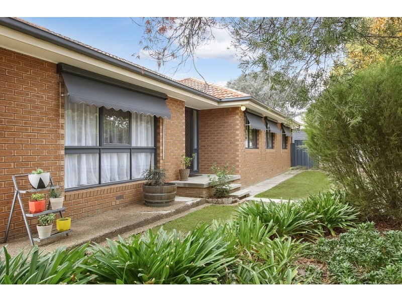 24 Lacebark Court, Thurgoona NSW 2640