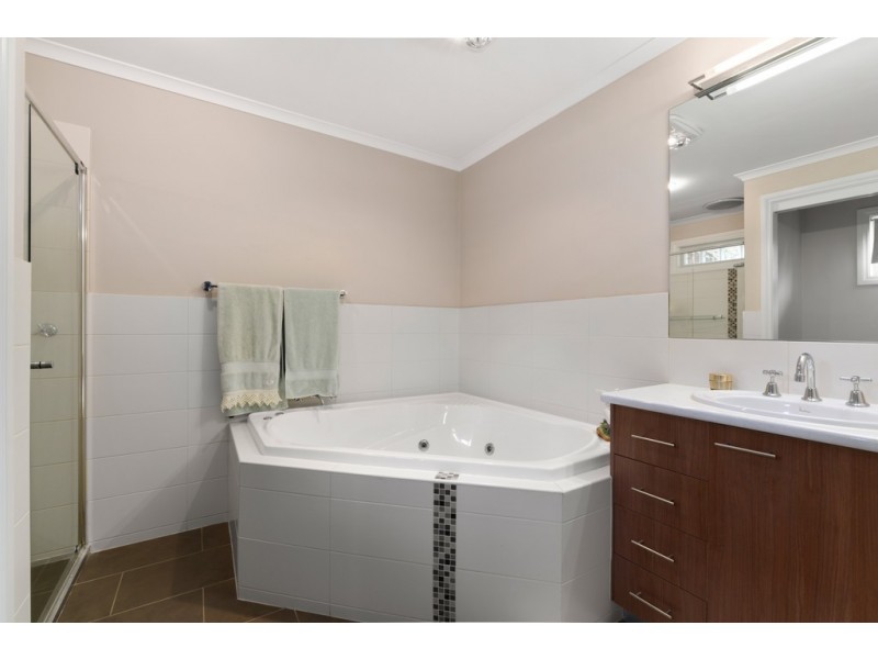 44 Starbush Road, Bandiana VIC 3694