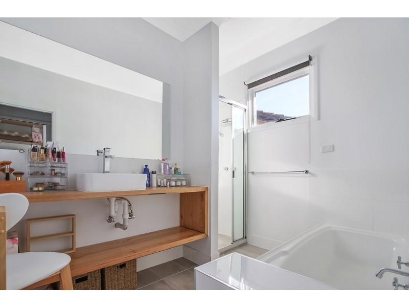 566 Roach Street, Lavington NSW 2641