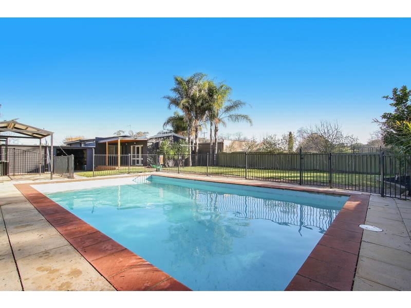 566 Roach Street, Lavington NSW 2641