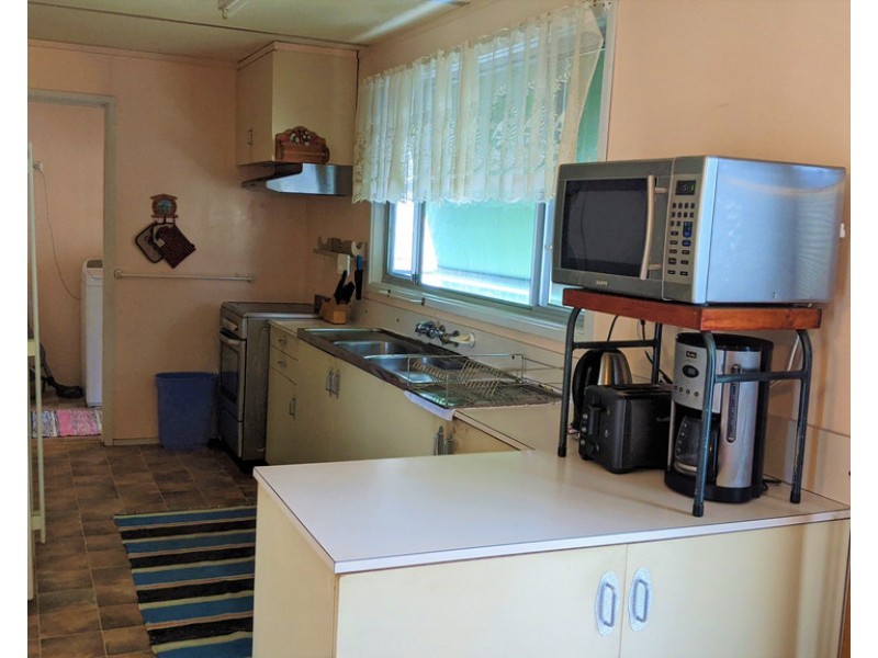 15 Cross Avenue, Dartmouth VIC 3701