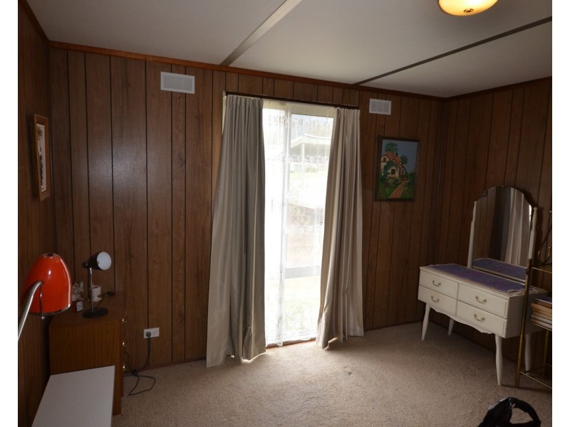 15 Cross Avenue, Dartmouth VIC 3701