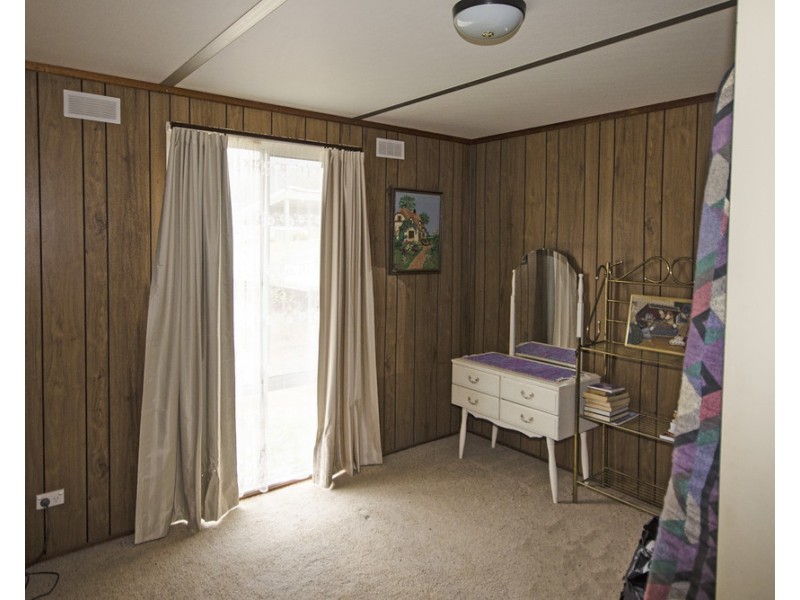 15 Cross Avenue, Dartmouth VIC 3701