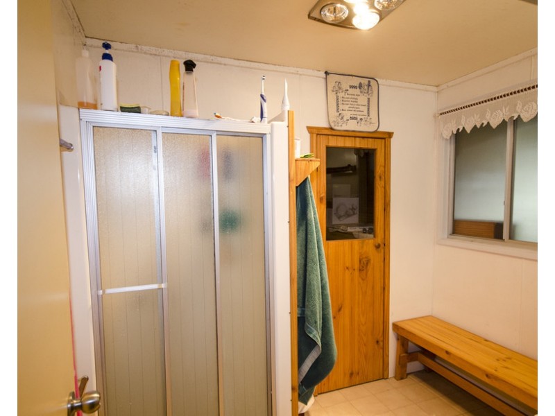 15 Cross Avenue, Dartmouth VIC 3701