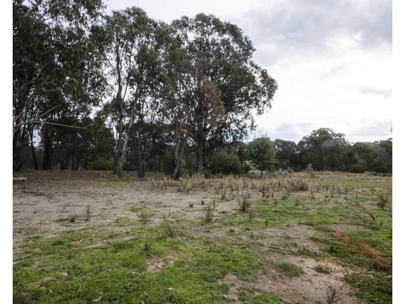 15 Cross Avenue, Dartmouth VIC 3701