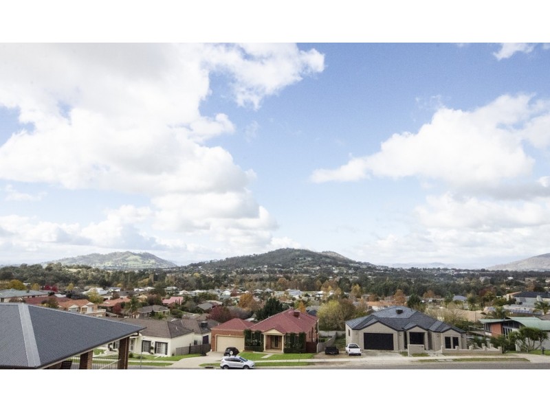 32 Avondale Drive, Wodonga VIC 3690