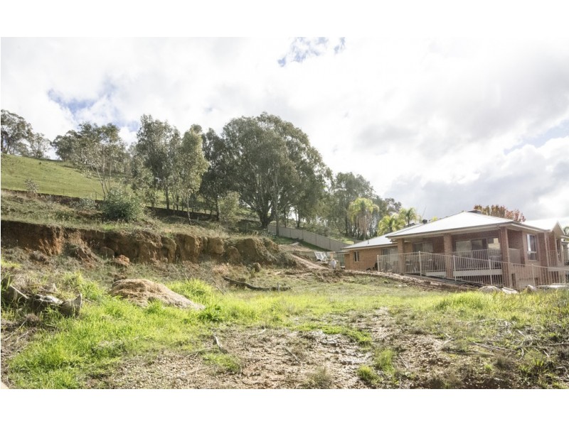 32 Avondale Drive, Wodonga VIC 3690