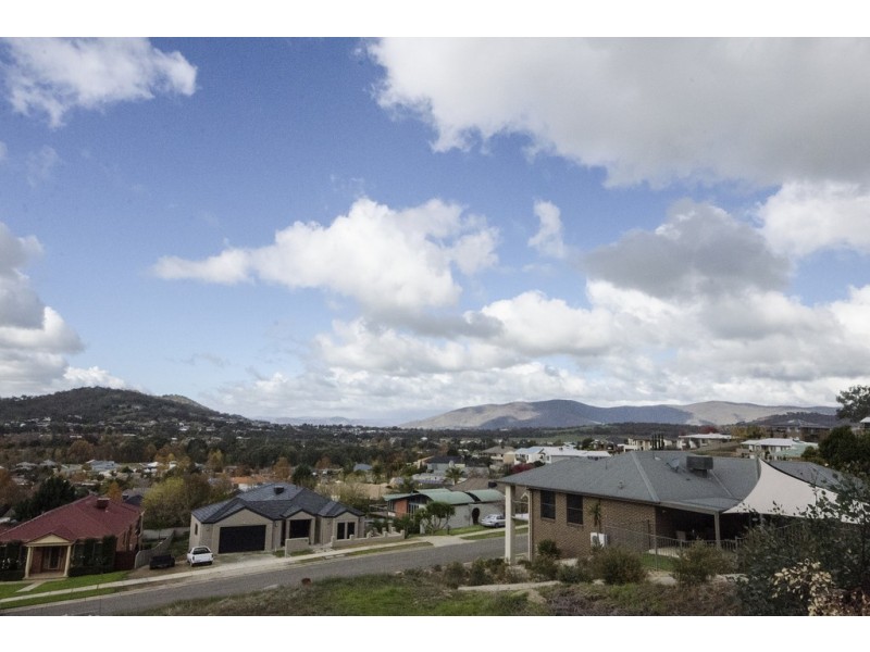 32 Avondale Drive, Wodonga VIC 3690