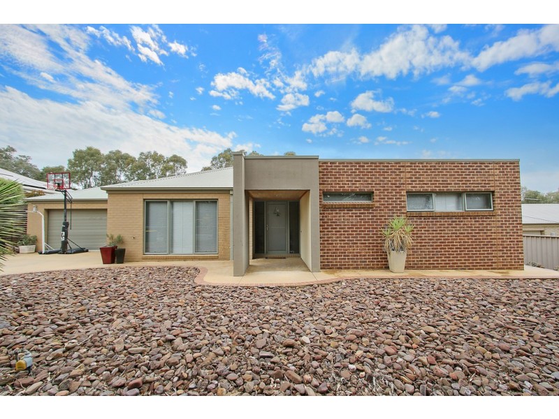 4 Blue Bonnet Way, Wodonga VIC 3690