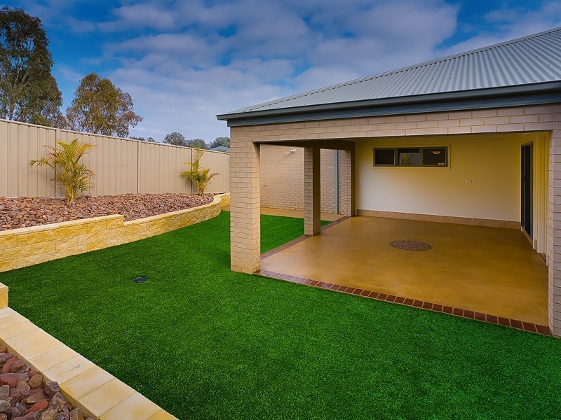 4 Blue Bonnet Way, Wodonga VIC 3690