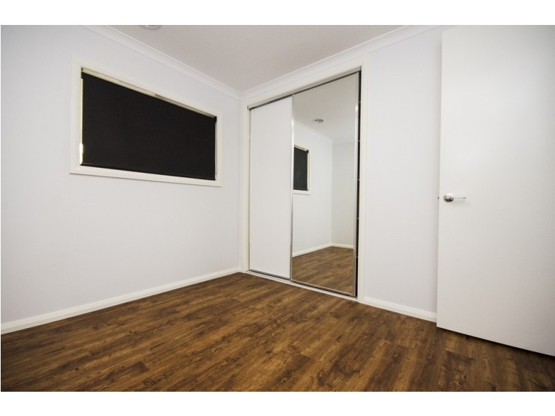8 ANGLESEY STREET, Wodonga VIC 3690