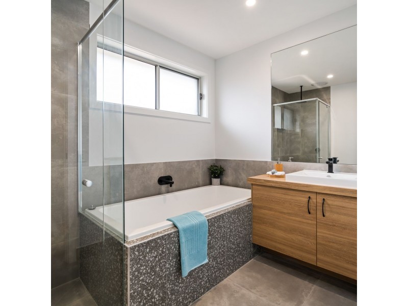 73 Riverboat Drive, Thurgoona NSW 2640