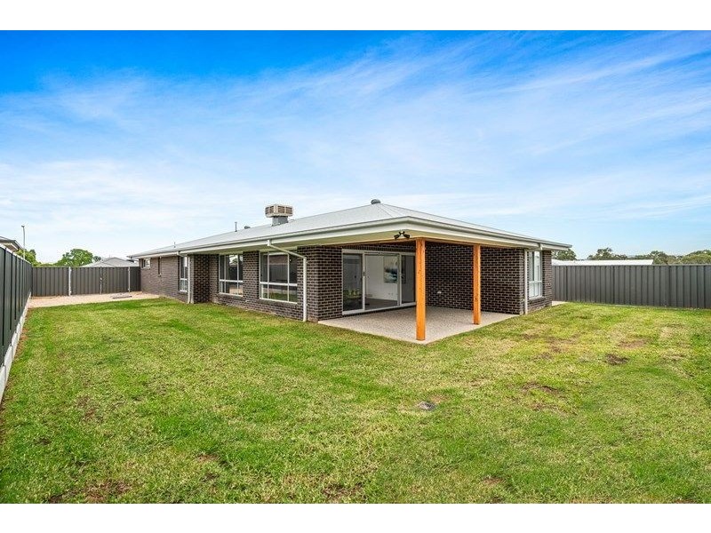 73 Riverboat Drive, Thurgoona NSW 2640