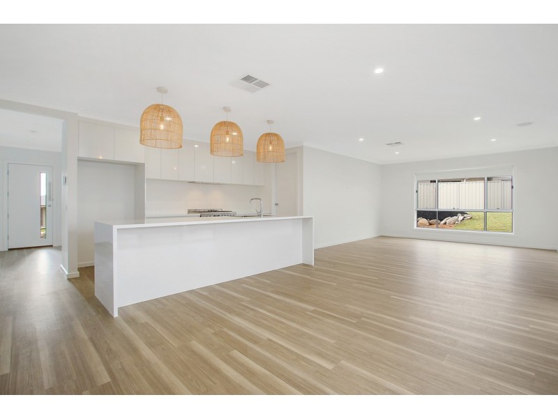 32 Jensen Crescent, Wodonga VIC 3690