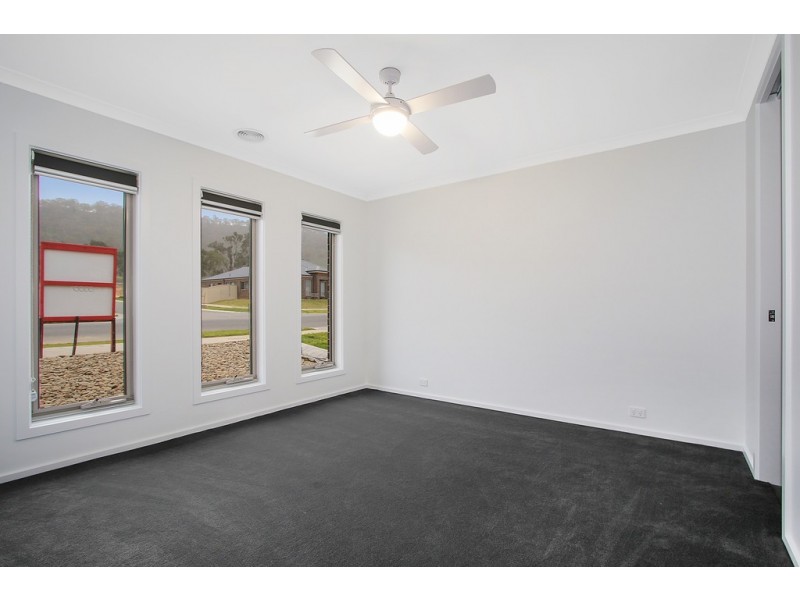 8 Keighran Avenue, Wodonga VIC 3690