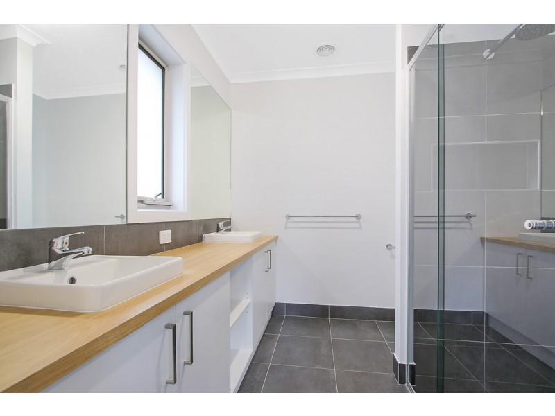 8 Keighran Avenue, Wodonga VIC 3690