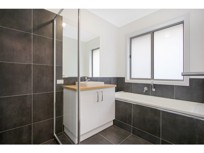 8 Keighran Avenue, Wodonga VIC 3690