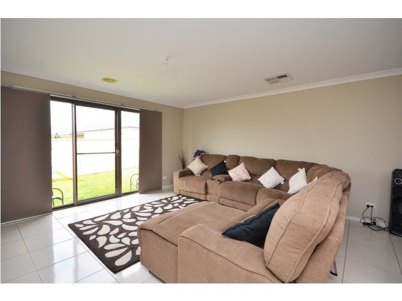 24 Mactier Avenue, Wodonga VIC 3690