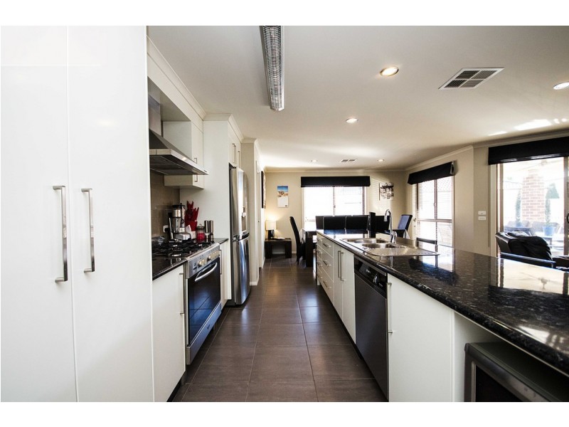 11 Mortimer Terrace, Leneva VIC 3691
