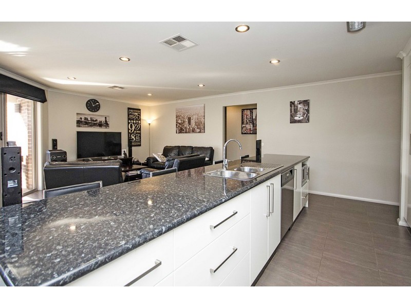 11 Mortimer Terrace, Leneva VIC 3691