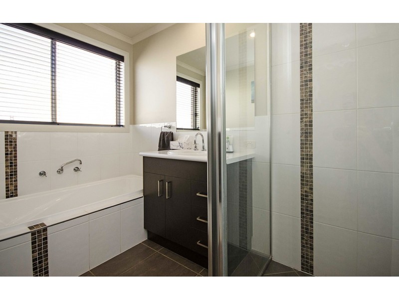 11 Mortimer Terrace, Leneva VIC 3691