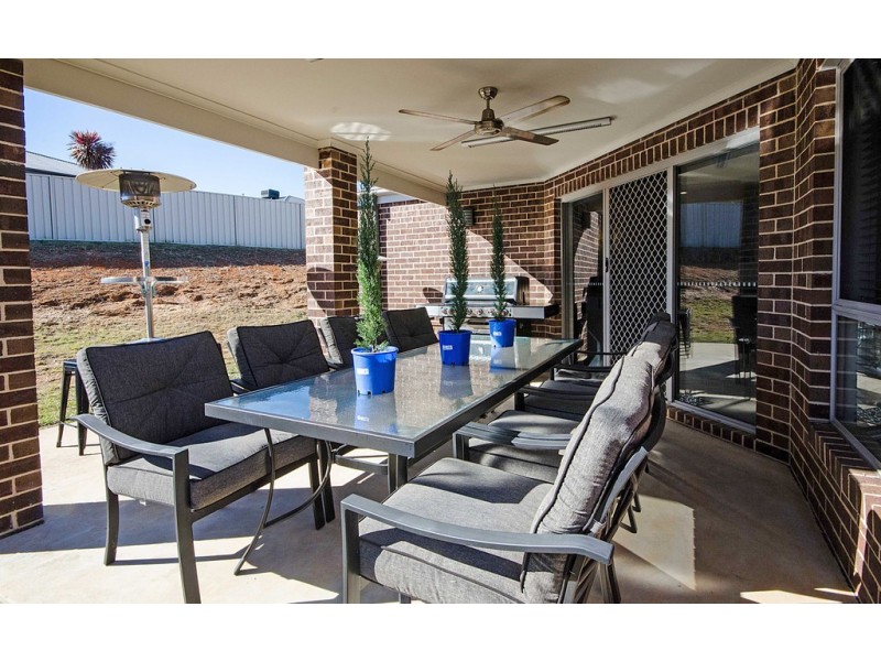11 Mortimer Terrace, Leneva VIC 3691