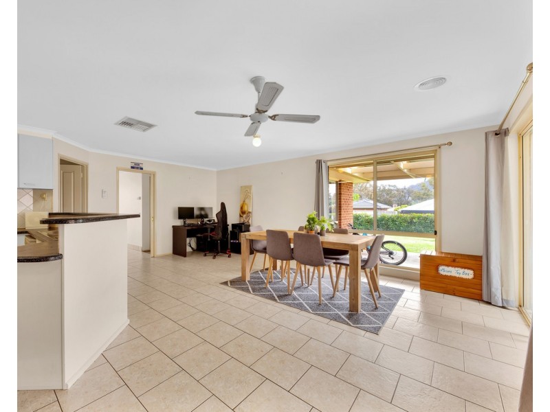 25 Peacock Avenue, Wodonga VIC 3690