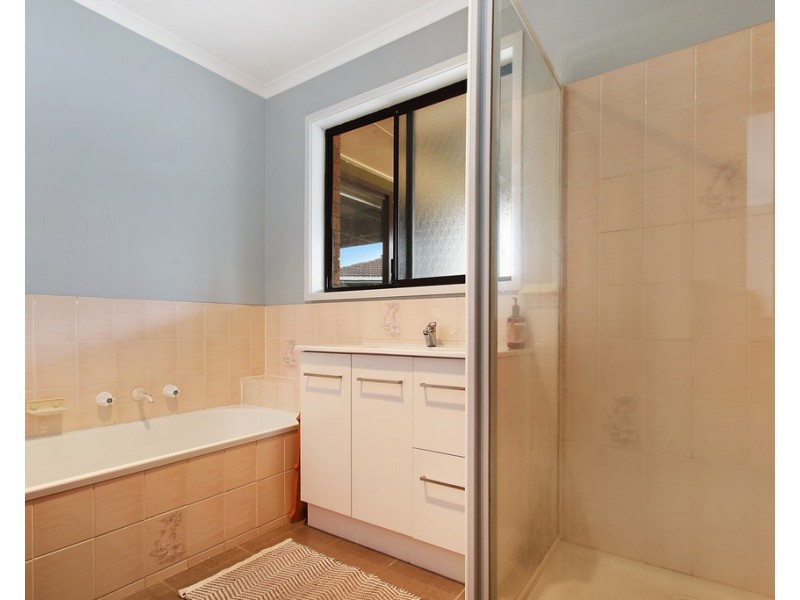 10 Hales Court, West Wodonga VIC 3690