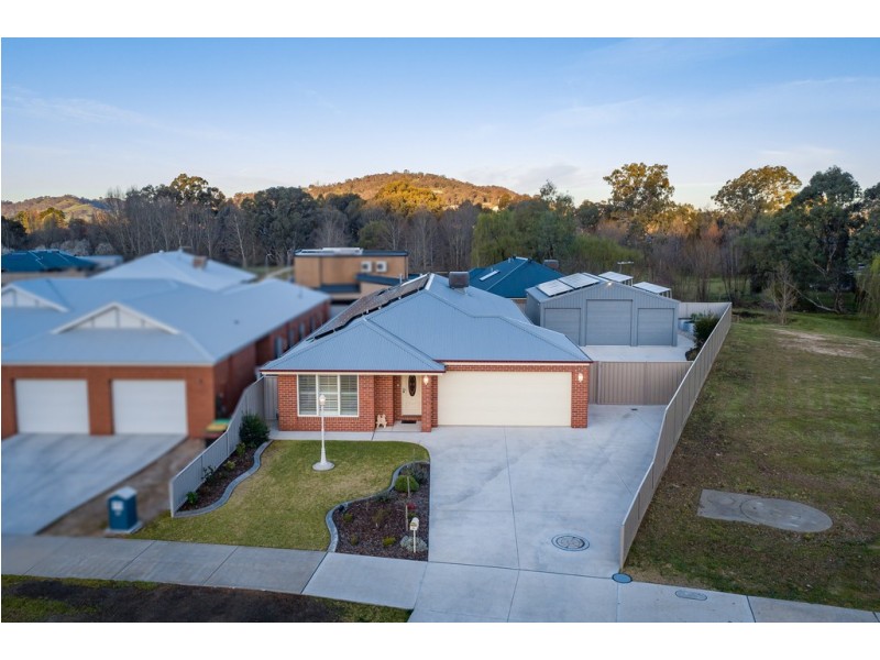 24 Clarendon Avenue, Wodonga VIC 3690