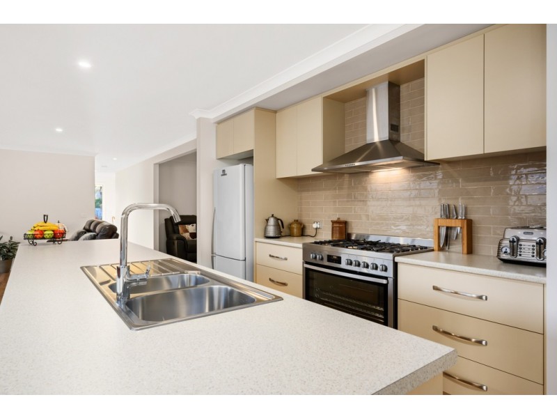 24 Clarendon Avenue, Wodonga VIC 3690