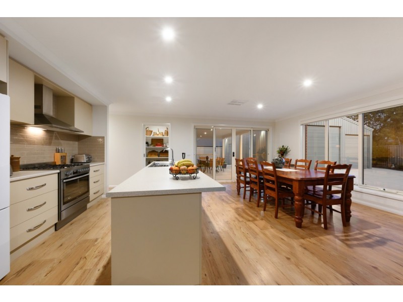 24 Clarendon Avenue, Wodonga VIC 3690