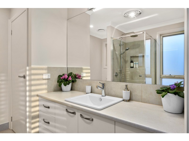 24 Clarendon Avenue, Wodonga VIC 3690