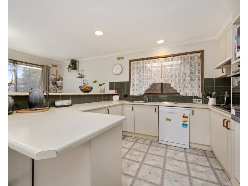 17 Campbell Avenue, Wodonga VIC 3690