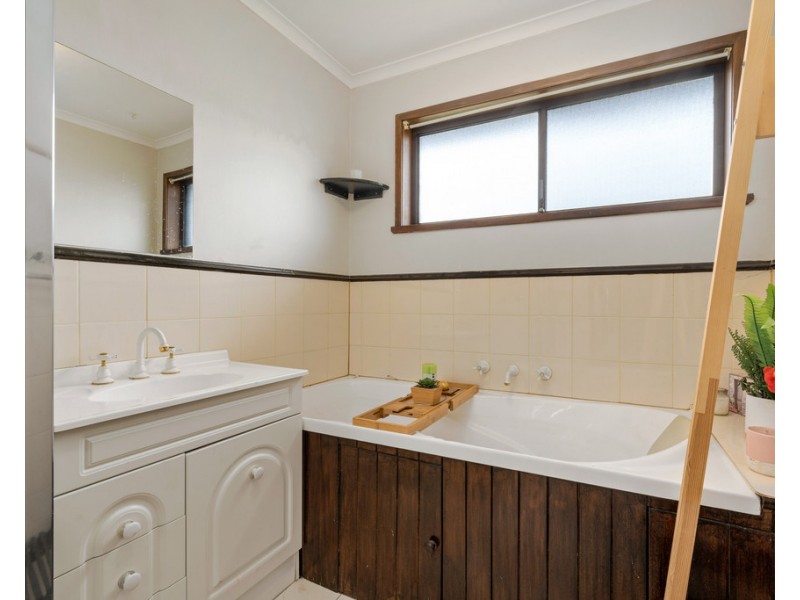 17 Campbell Avenue, Wodonga VIC 3690