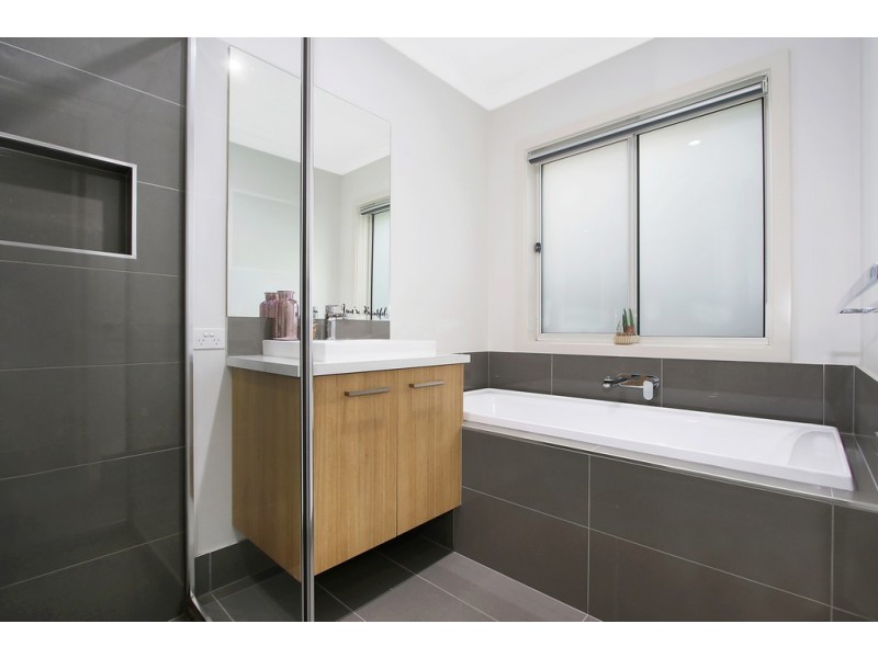 16 Charolais Court, Thurgoona NSW 2640