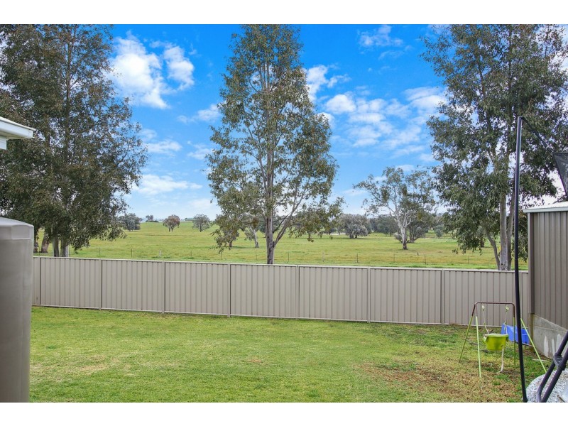 16 Charolais Court, Thurgoona NSW 2640