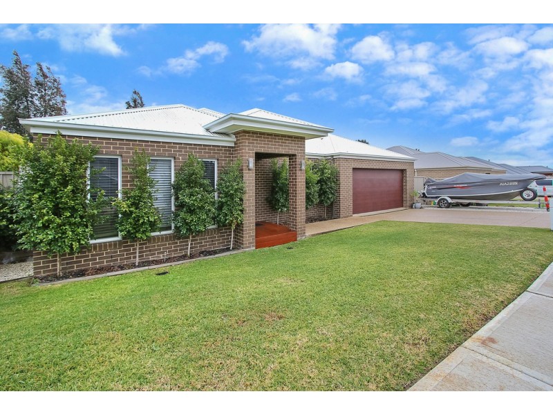 16 Charolais Court, Thurgoona NSW 2640