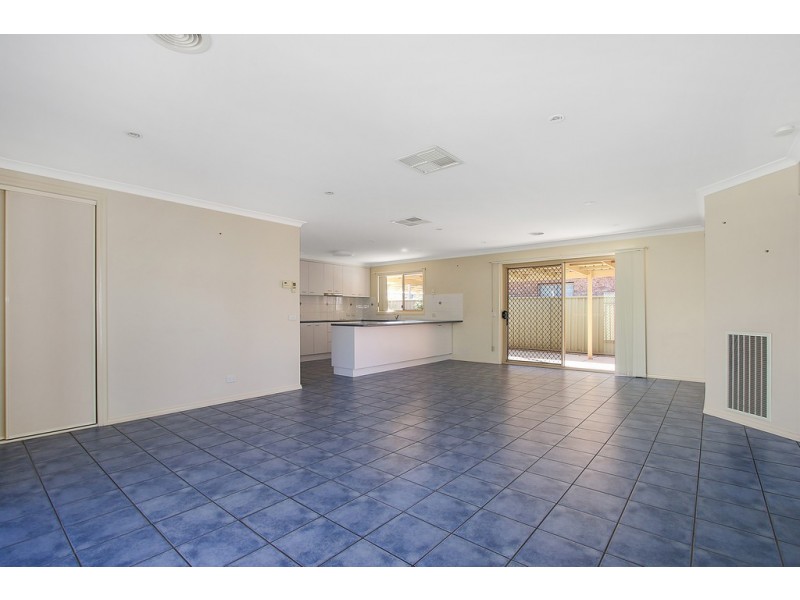 529 Iluka Crescent, Lavington NSW 2641