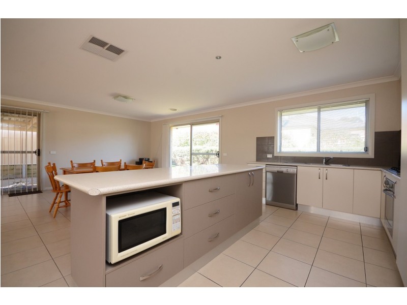 4 Thornbill Terrace, Bandiana VIC 3694