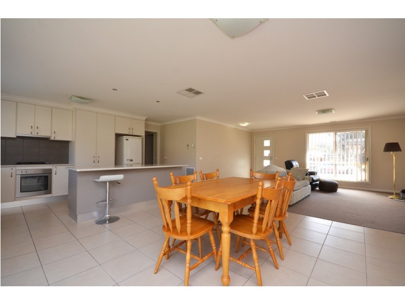 4 Thornbill Terrace, Bandiana VIC 3694