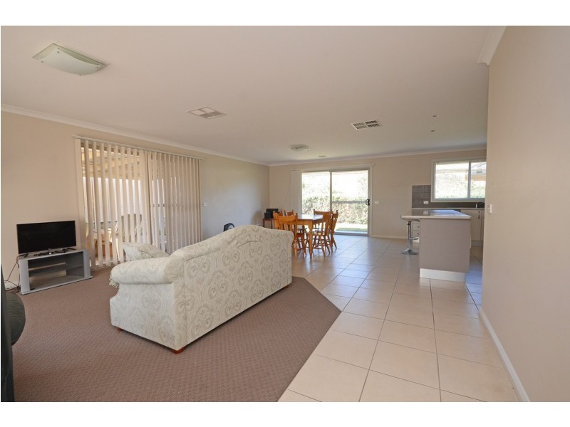 4 Thornbill Terrace, Bandiana VIC 3694